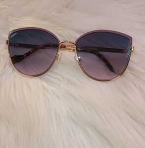 Jessica Simpson cat eye sunglasses